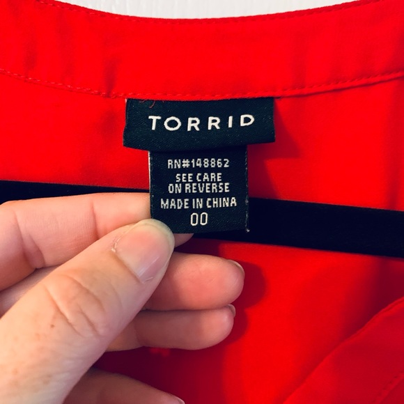 Closet Purge * Red Torrid 00 Top - Picture 4 of 4
